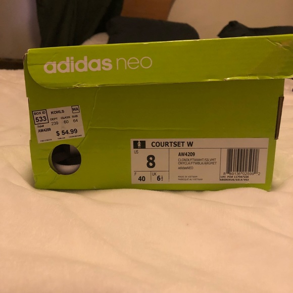 Tennis shoes - Picture 5 of 5